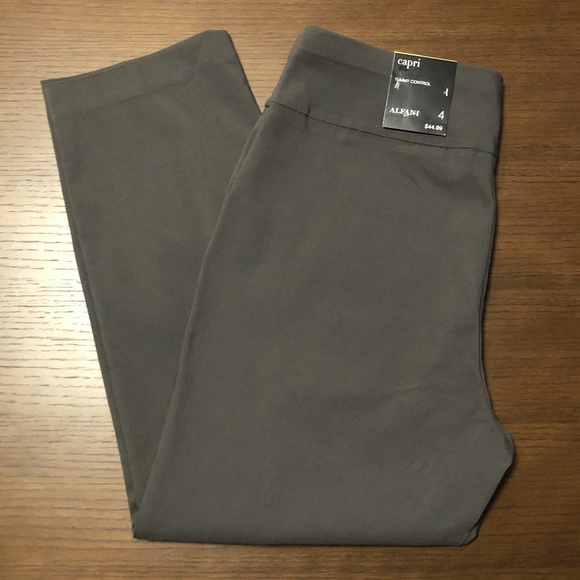 NWT Alfani Capris - Picture 2 of 7